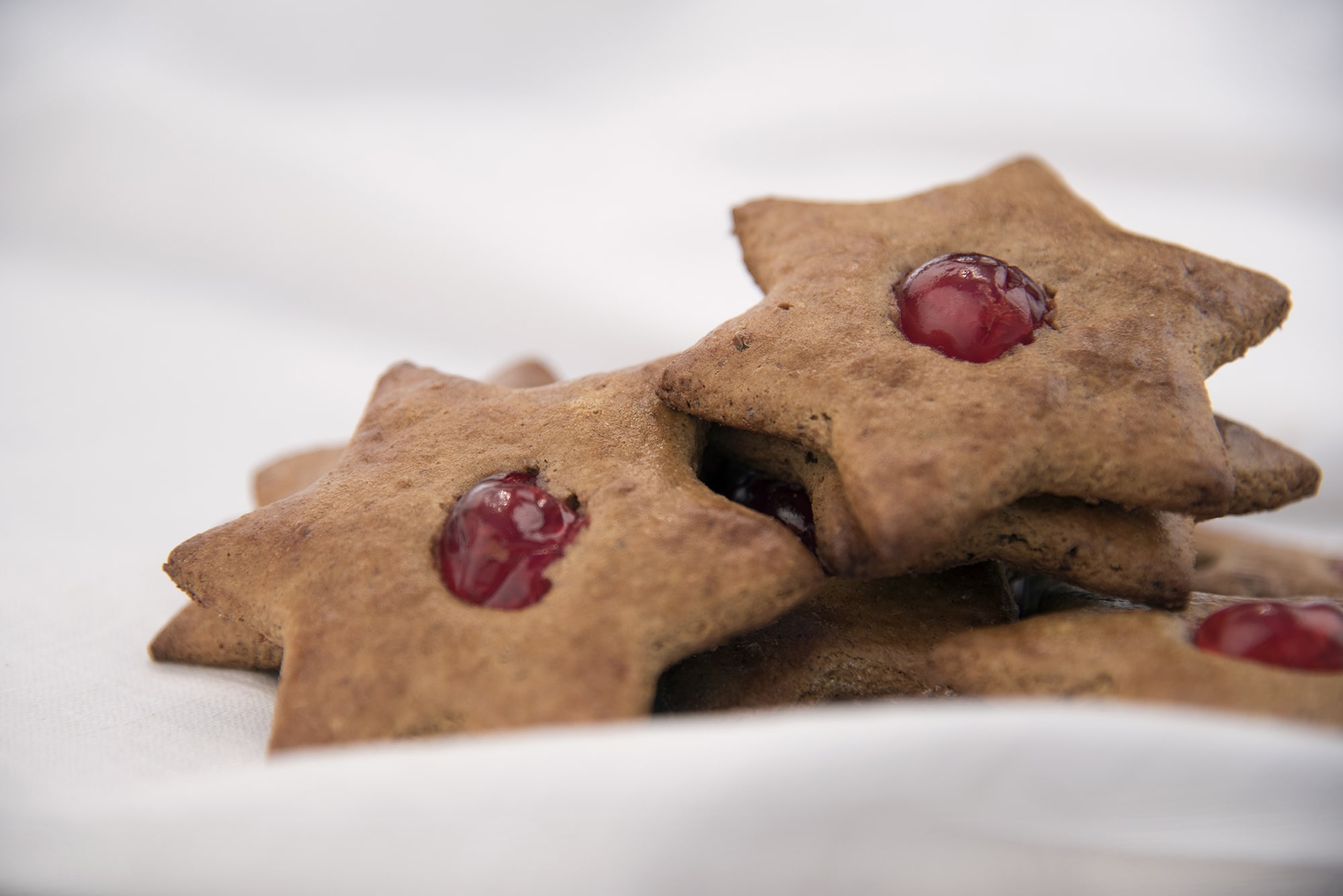Poppy Seed Stars with Brittle