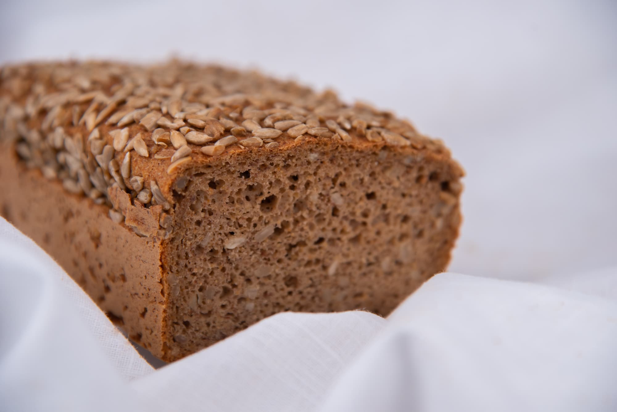 Glutenfreies Sonnenblumen-Mischbrot