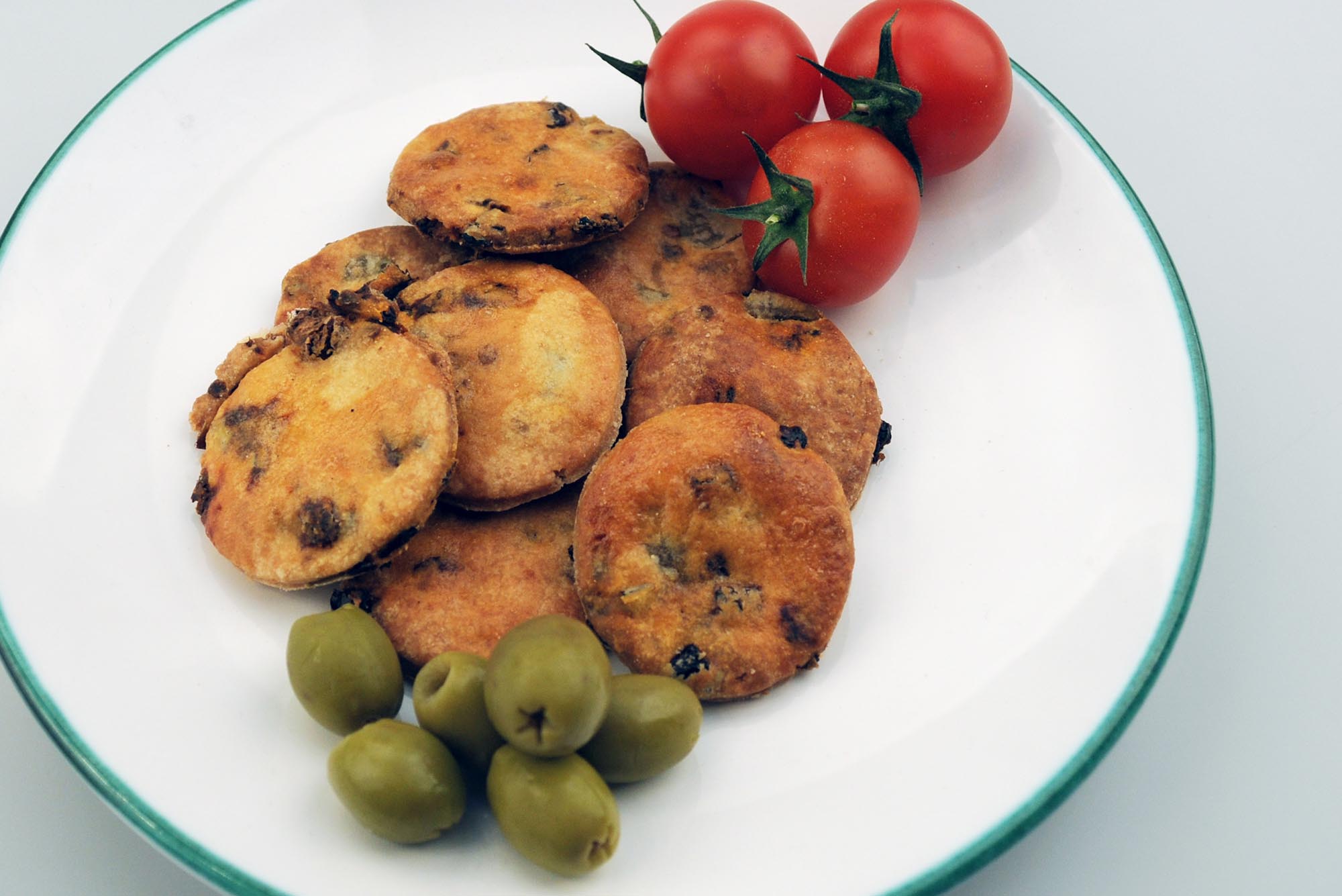 Glutenfreier Oliven-Tomaten Snack